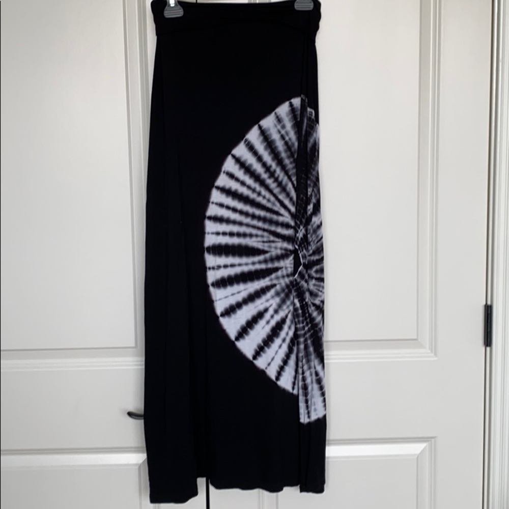 Design history tie dye maxi skirt